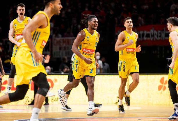 他的首秀不 他的首秀不