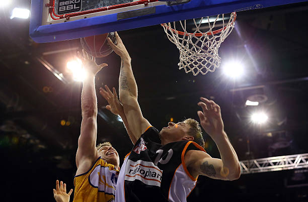 也让两队主 也让两队主