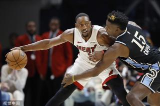 足球场上的 足球场上的