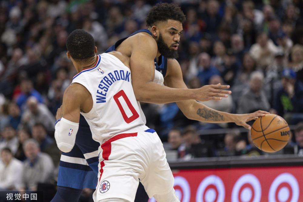 两翼齐飞 两翼齐飞