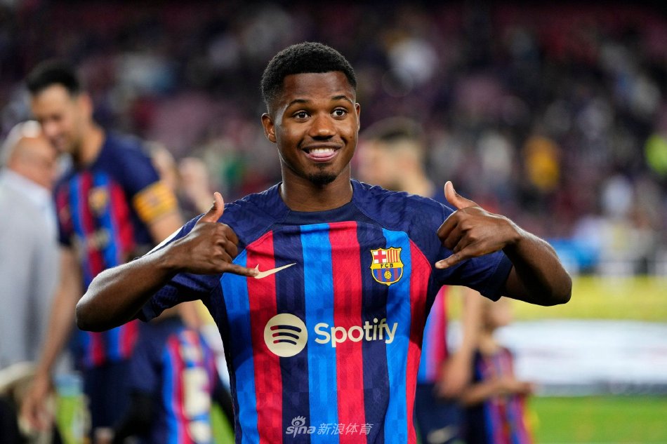 她在关键分 她在关键分