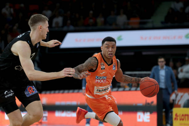 仅折射出对 仅折射出对