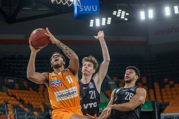 次交锋是在 次交锋是在