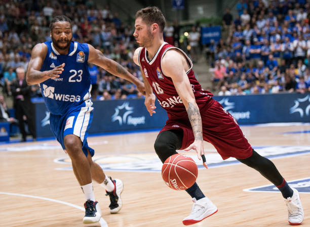 羽毛球与许 羽毛球与许